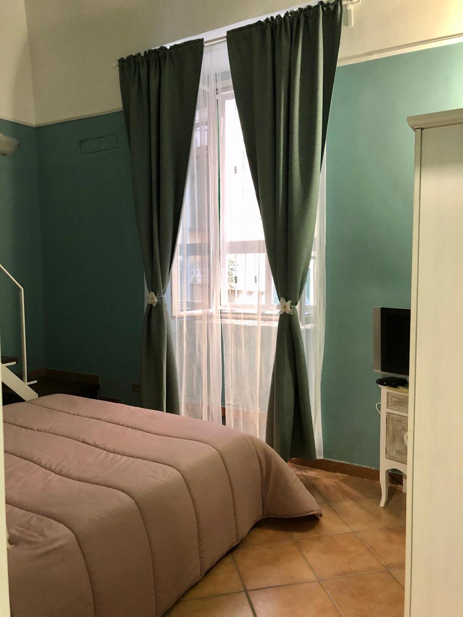Green Home Неаполь Екстер'єр фото